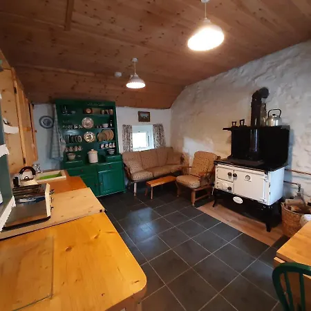 Cherrytreecottage - Cosy 19thcentury Pet Friendly Ferienhaus Claragh