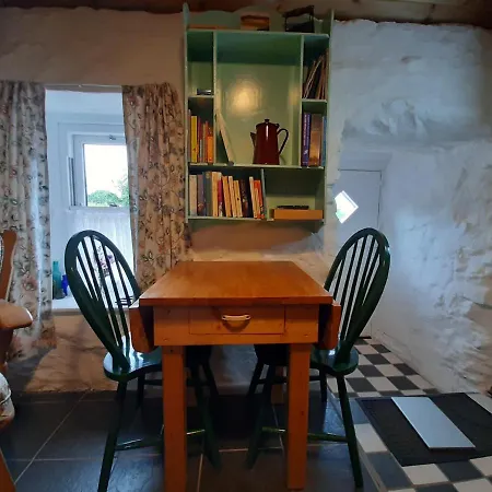 Cherrytreecottage - Cosy 19thcentury Pet Friendly * Claragh