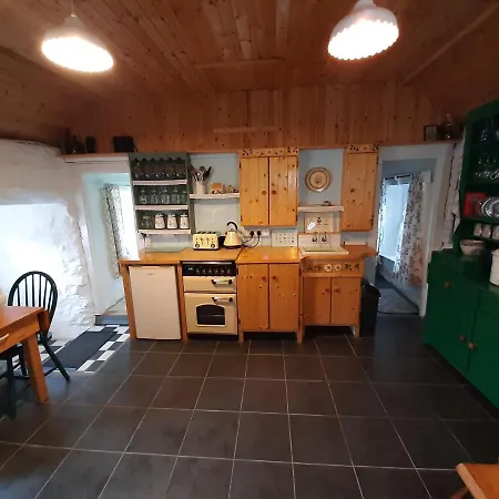 Cherrytreecottage - Cosy 19thcentury Pet Friendly * Claragh